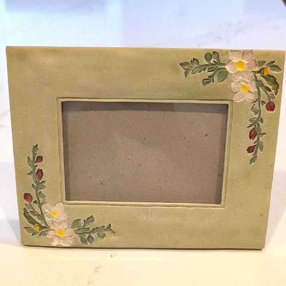 Vintage 1998 Burnes of Boston Cottage Green Embossed Floral Photo Picture Frame